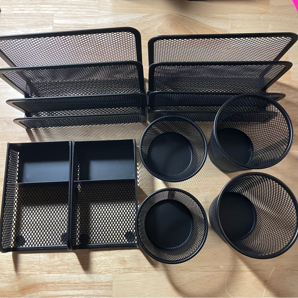 Wire desktop caddies
